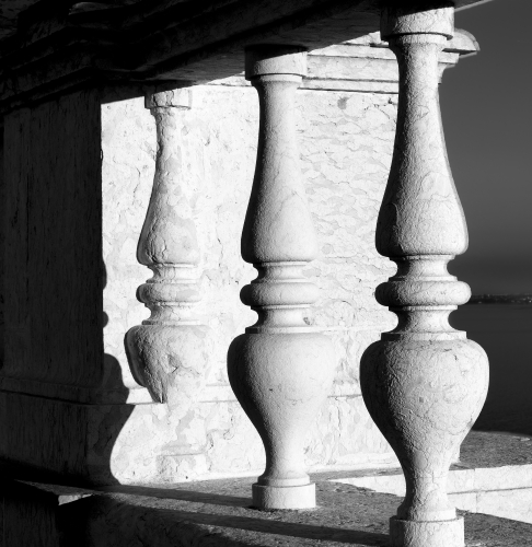 Begrenzungen monochrom
