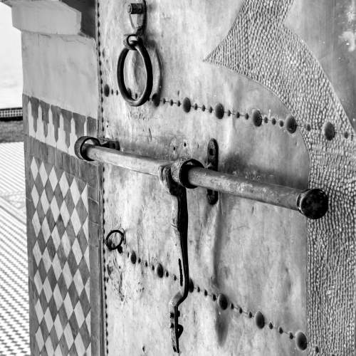 Türen, Tore monochrom