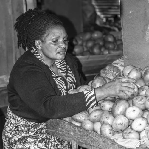 Auf dem Markt monochrom